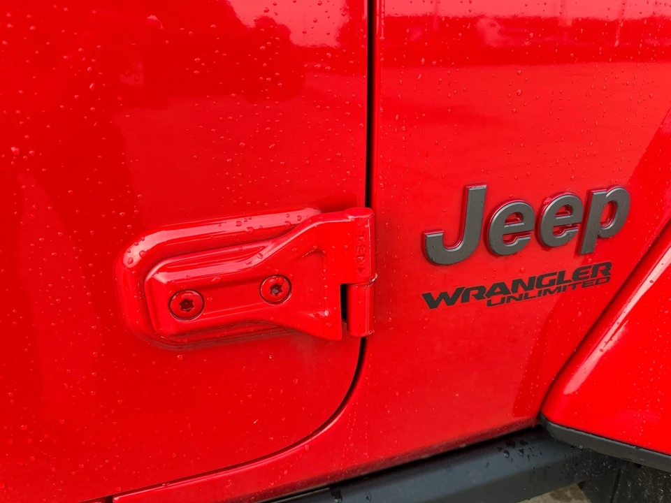 2020 Jeep JL Wrangler - Image 4 of 12