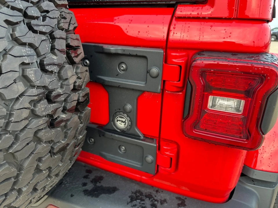 2020 Jeep JL Wrangler - Image 19 of 21
