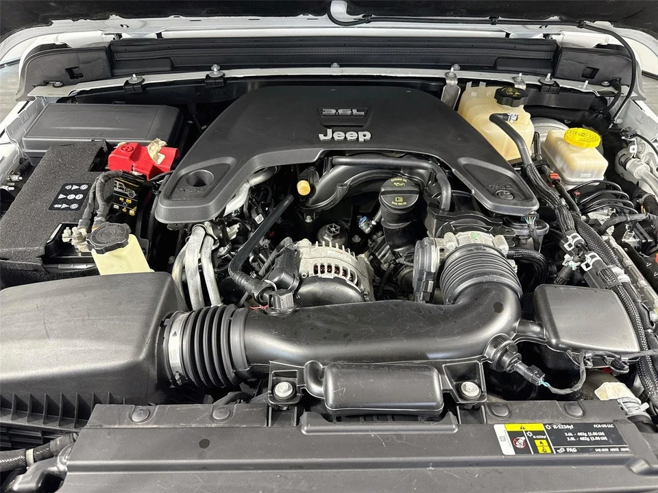 2020 Jeep JL Wrangler - Image 24 of 31