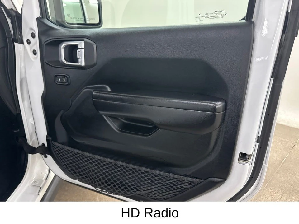 2020 Jeep JL Wrangler - Image 21 of 31