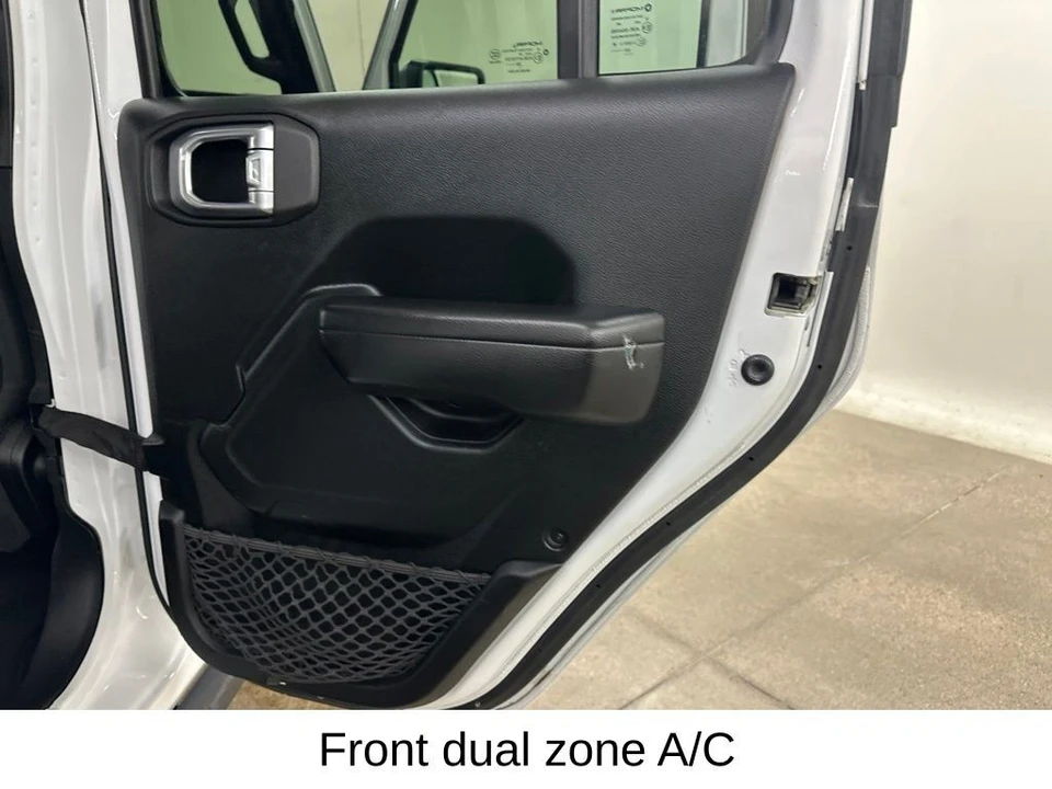 2020 Jeep JL Wrangler - Image 25 of 31