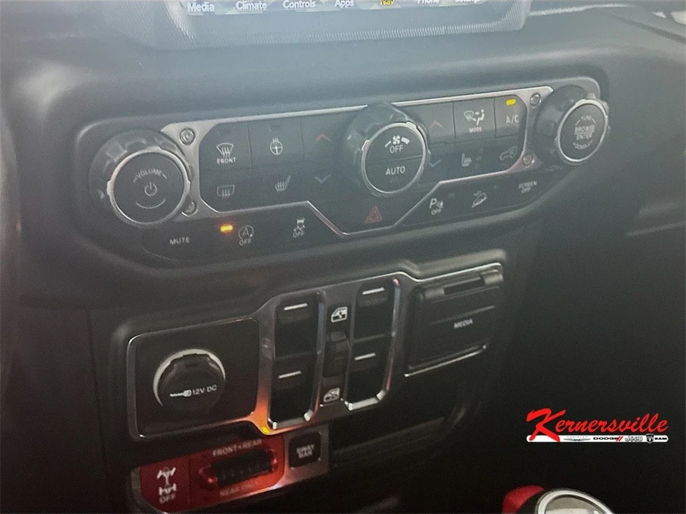 2020 Jeep JL Wrangler - Image 20 of 21