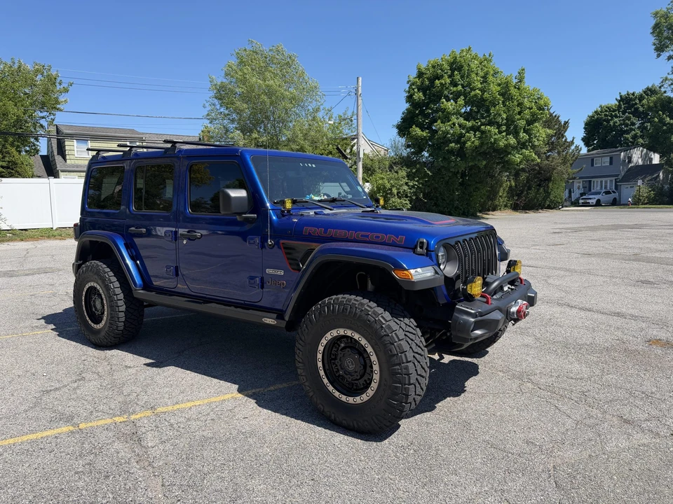 2020 Jeep JL Wrangler - Image 17 of 31