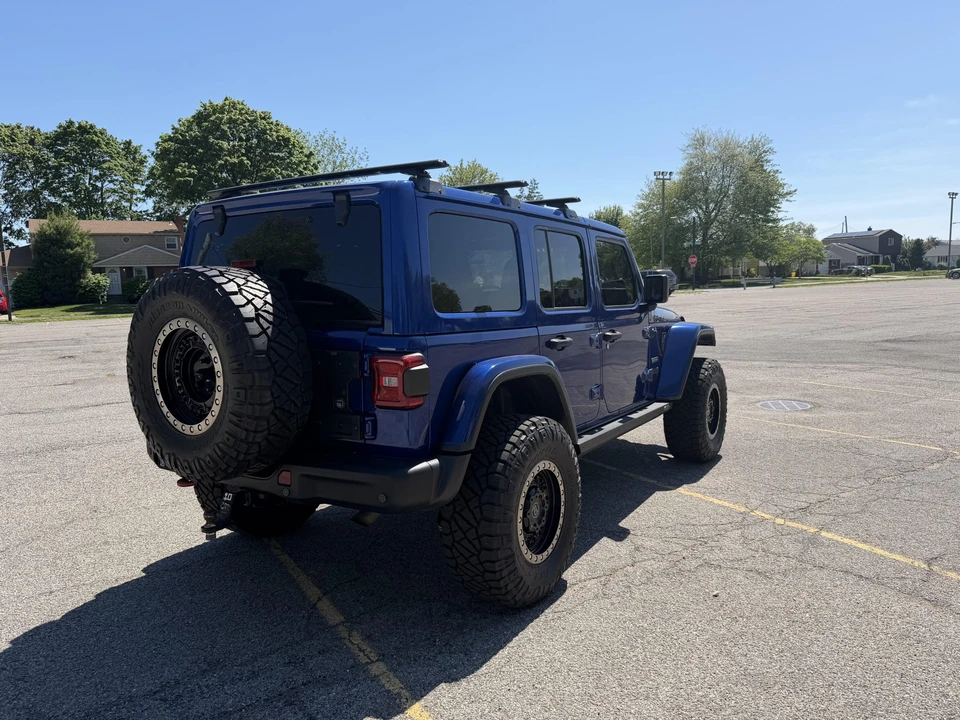 2020 Jeep JL Wrangler - Image 25 of 31