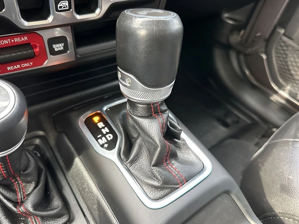 2020 Jeep JL Wrangler - Image 15 of 31