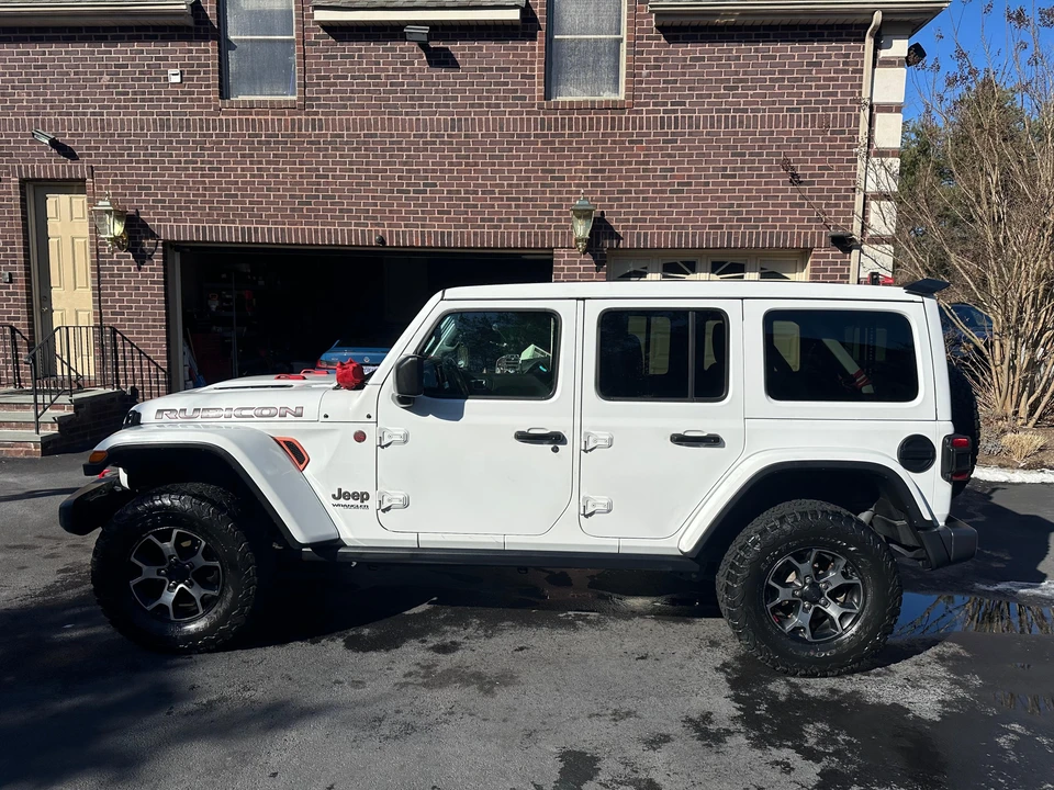 2020 Jeep JL Wrangler - Image 9 of 31