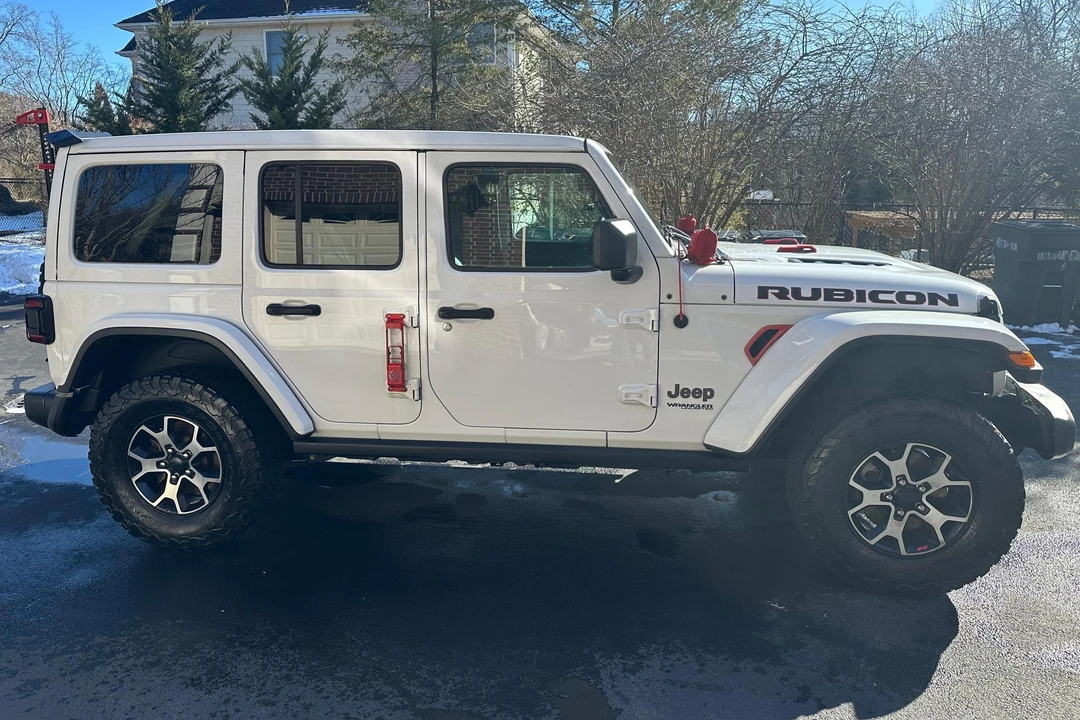 2020 Jeep JL Wrangler - Image 3 of 31