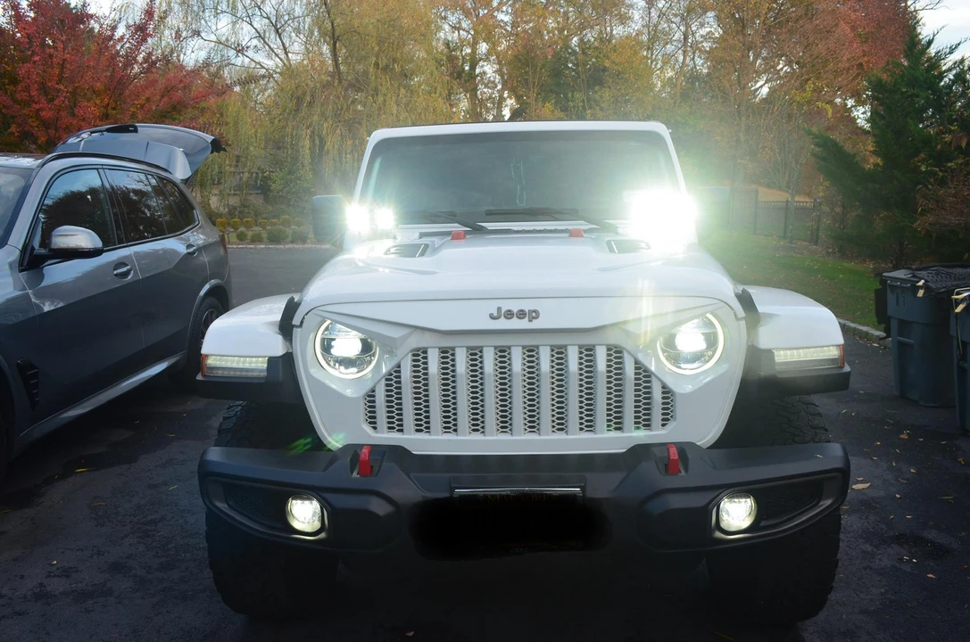 2020 Jeep JL Wrangler - Image 7 of 31