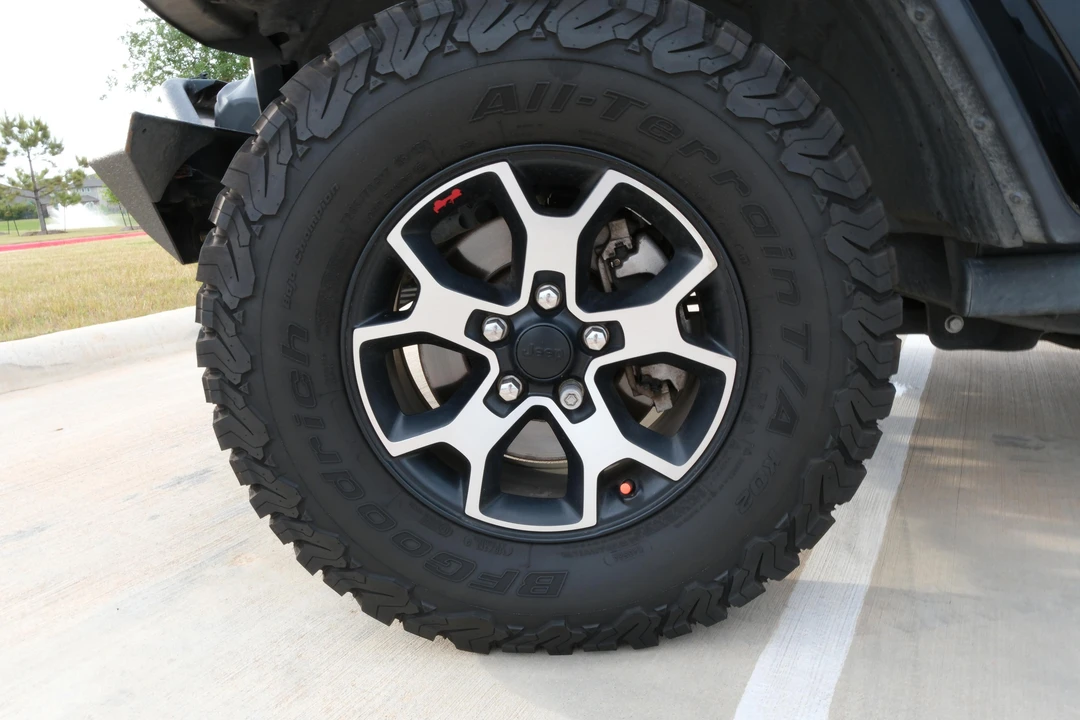 2020 Jeep JL Wrangler - Image 28 of 31