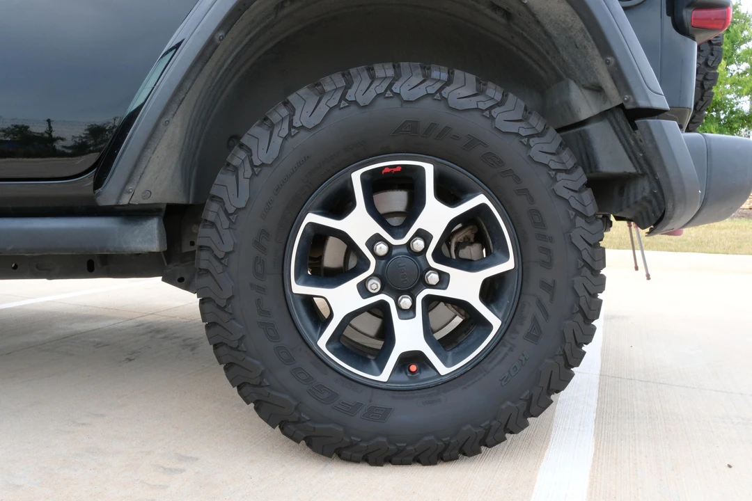 2020 Jeep JL Wrangler - Image 30 of 31