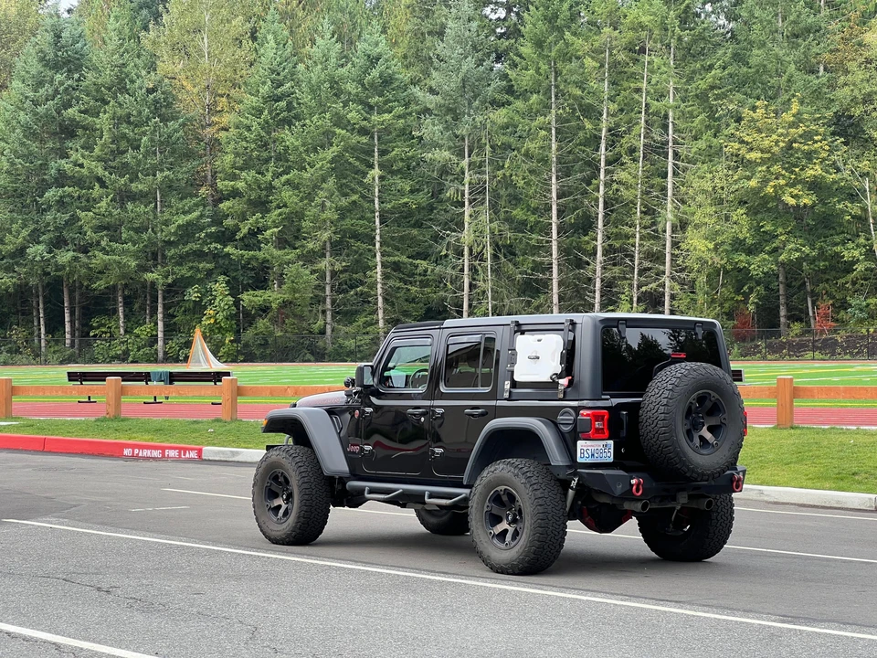 2020 Jeep JL Wrangler - Image 6 of 31
