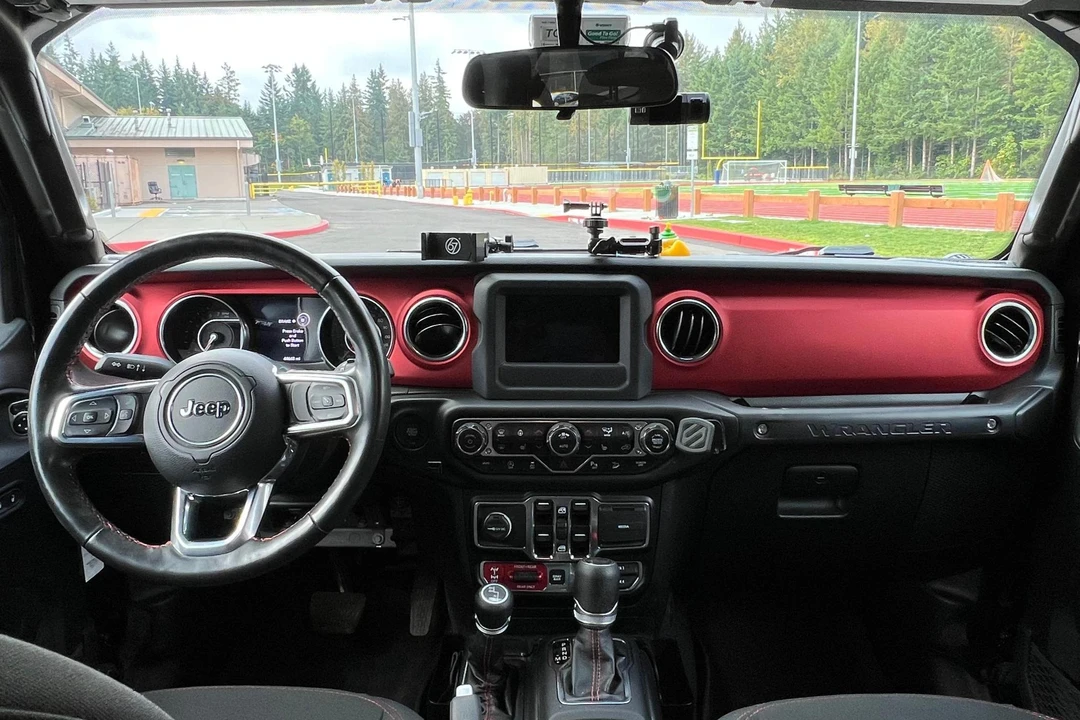 2020 Jeep JL Wrangler - Image 23 of 31