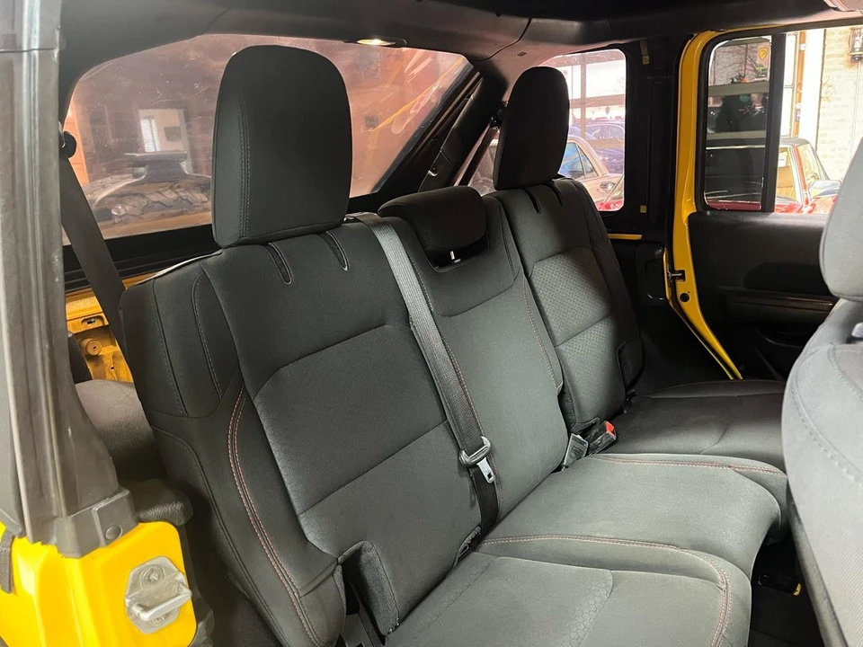2020 Jeep JL Wrangler - Image 27 of 31
