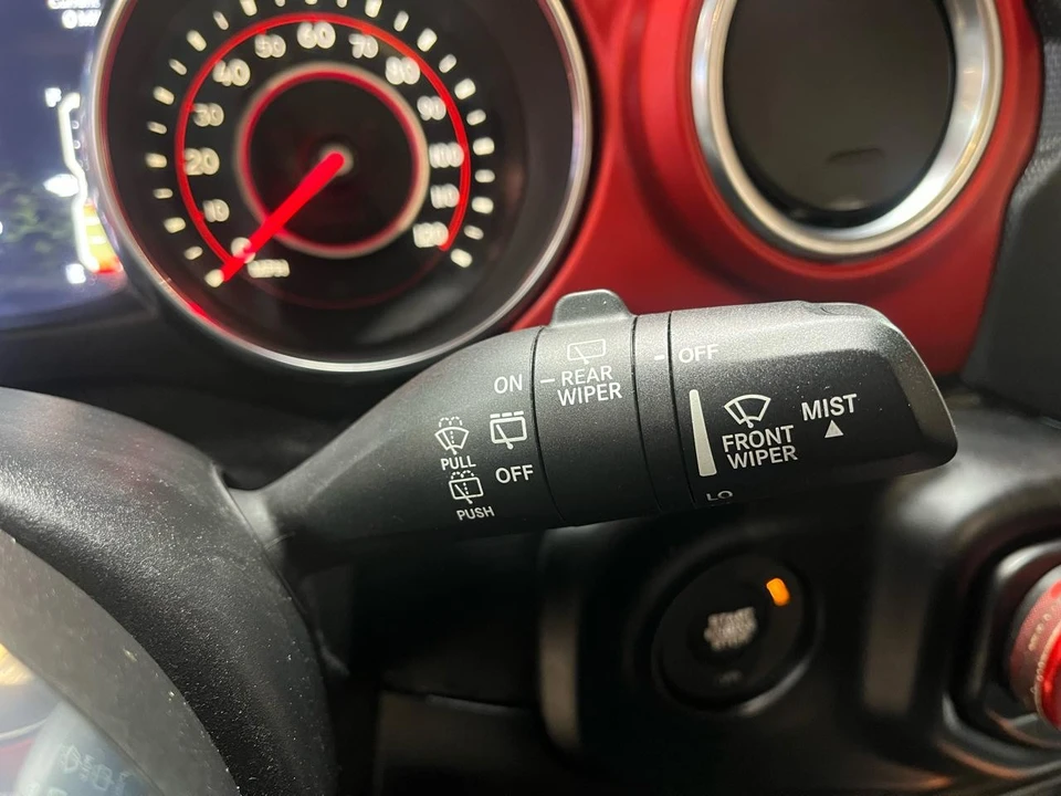 2020 Jeep JL Wrangler - Image 16 of 31