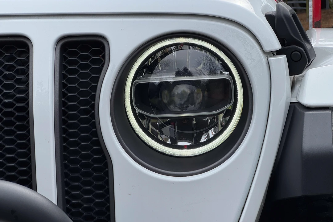2020 Jeep JL Wrangler - Image 30 of 31