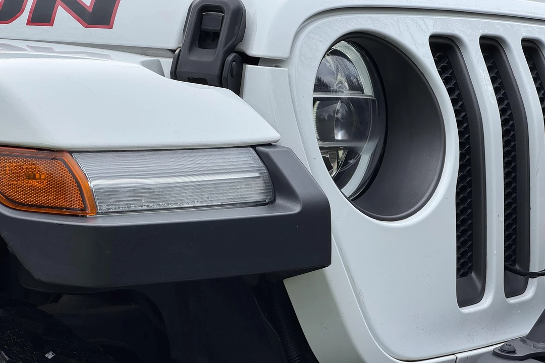 2020 Jeep JL Wrangler - Image 18 of 31