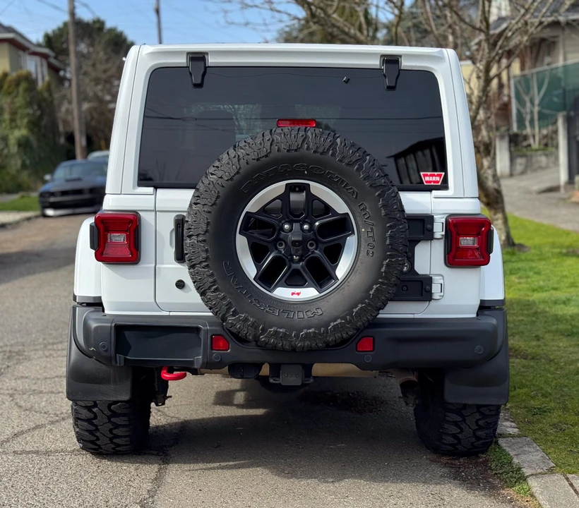 2020 Jeep JL Wrangler - Image 13 of 31