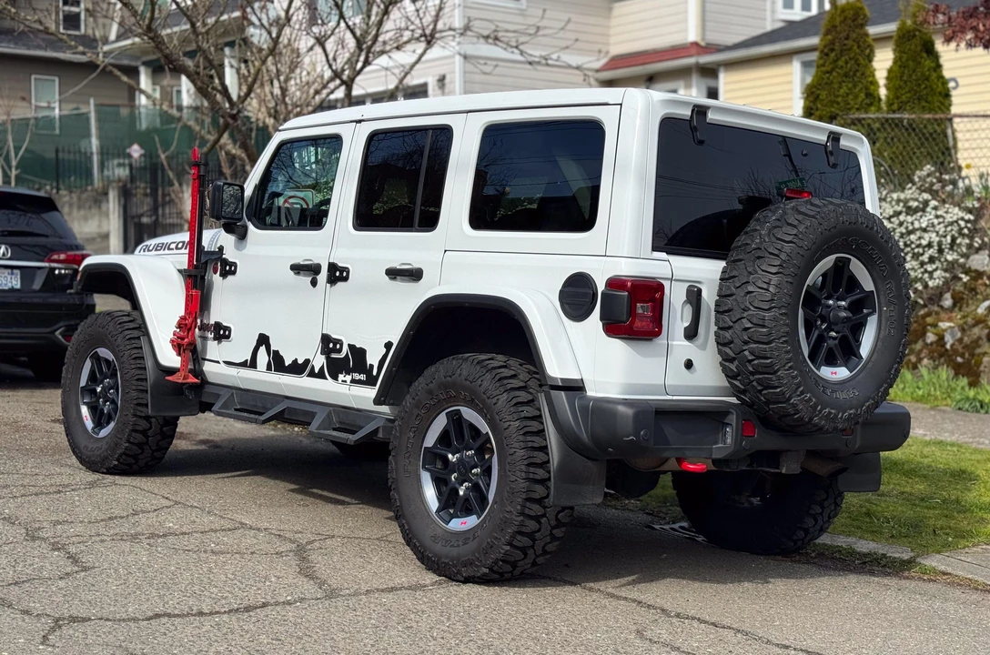 2020 Jeep JL Wrangler - Image 12 of 31