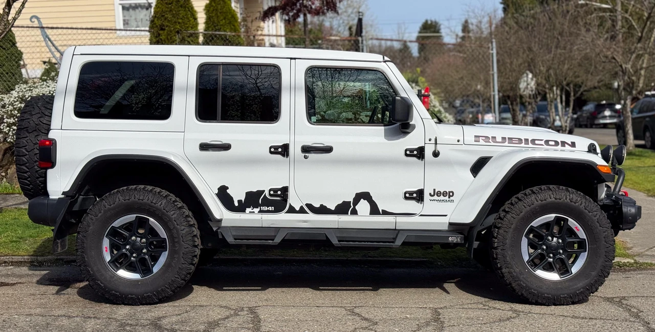 2020 Jeep JL Wrangler - Image 15 of 31