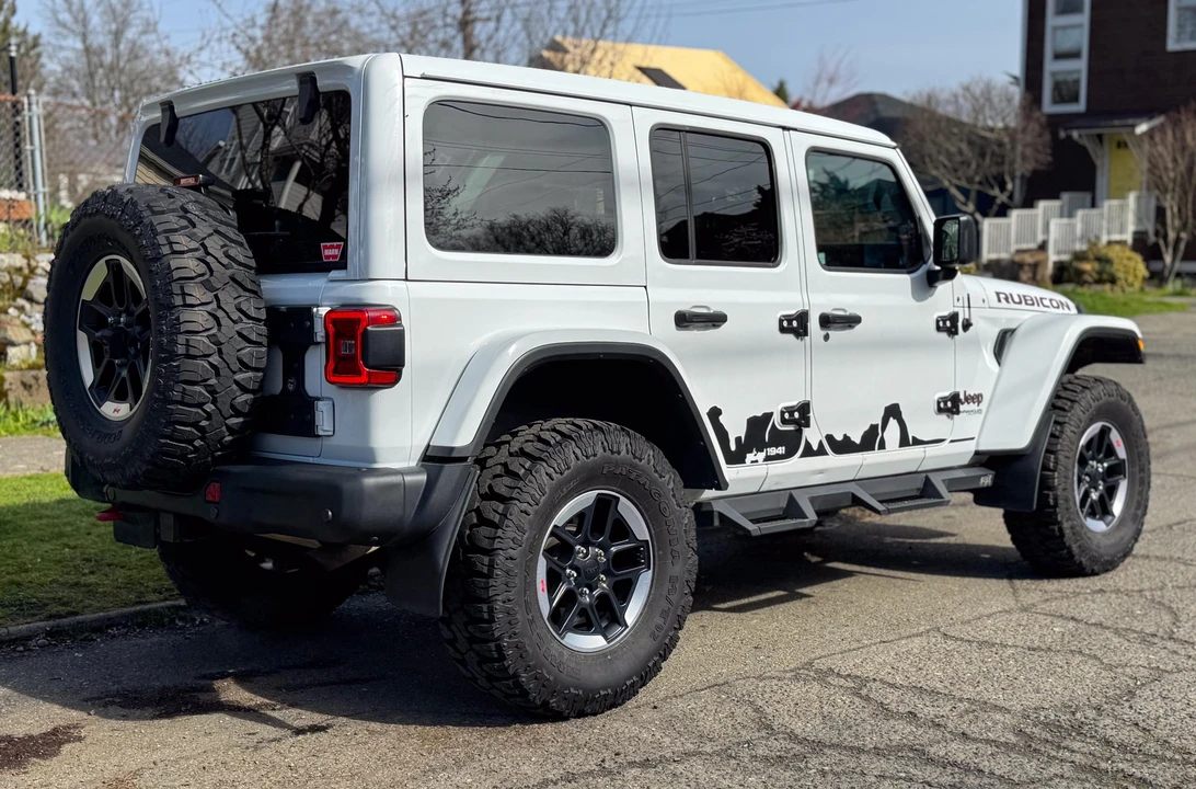 2020 Jeep JL Wrangler - Image 14 of 31