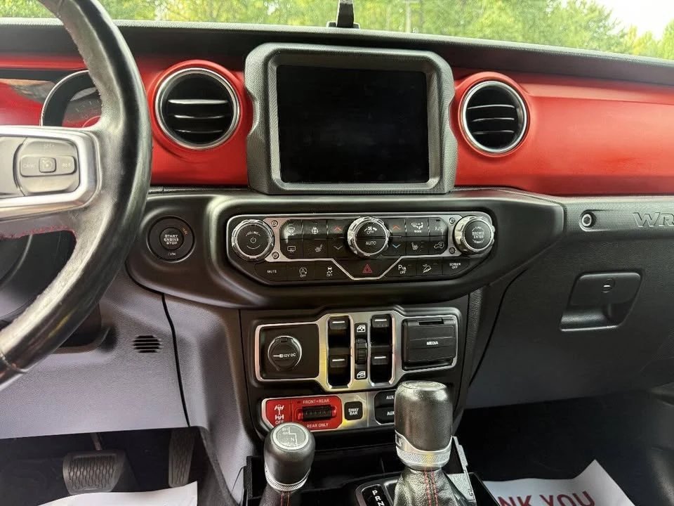 2020 Jeep JL Wrangler - Image 19 of 20