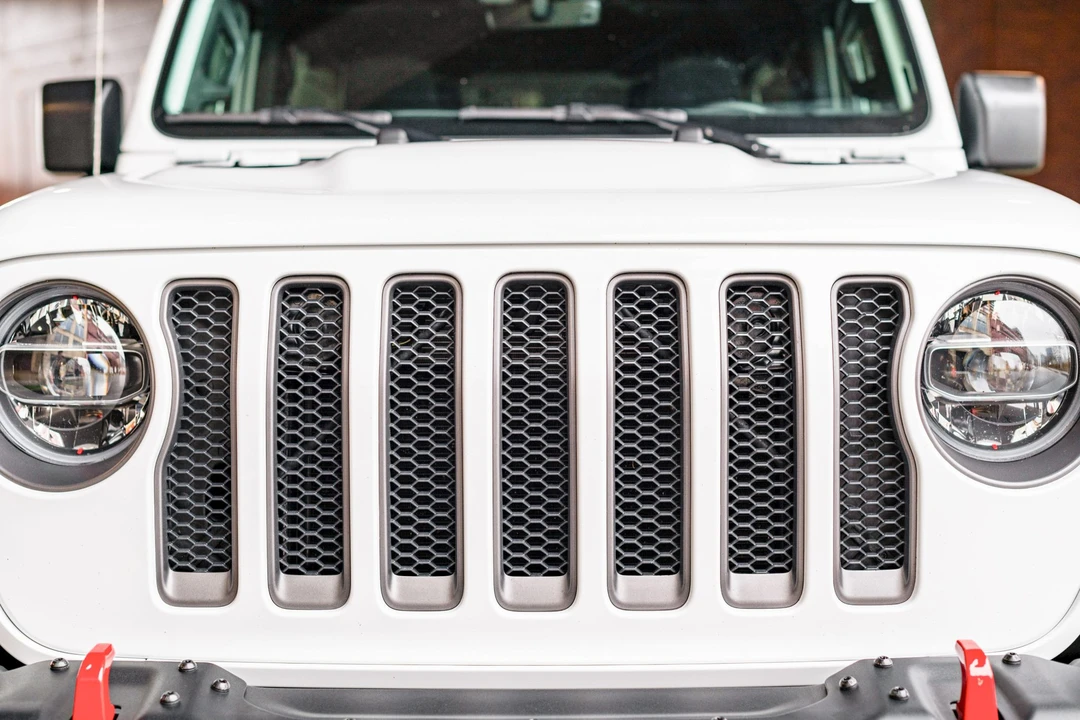 2020 Jeep JL Wrangler - Image 15 of 31