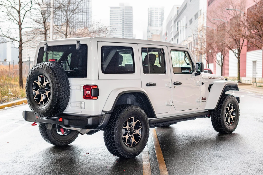 2020 Jeep JL Wrangler - Image 6 of 31