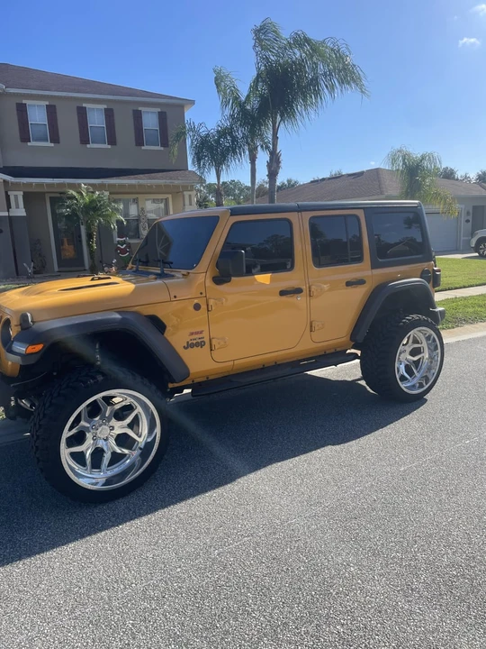 2020 Jeep JL Wrangler - Image 5 of 11