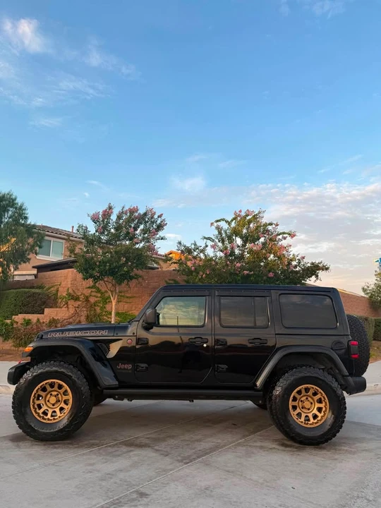 2020 Jeep JL Wrangler - Image 4 of 16