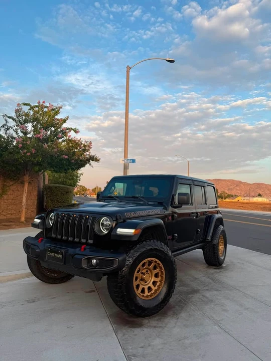 2020 Jeep JL Wrangler - Image 5 of 16