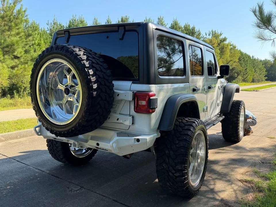 2020 Jeep JL Wrangler - Image 4 of 14