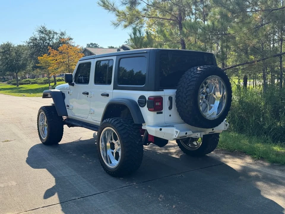 2020 Jeep JL Wrangler - Image 3 of 14