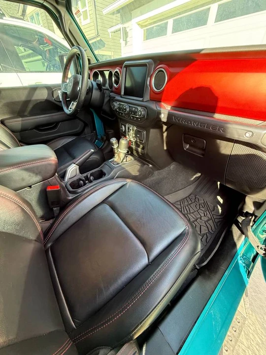 2020 Jeep JL Wrangler - Image 17 of 23