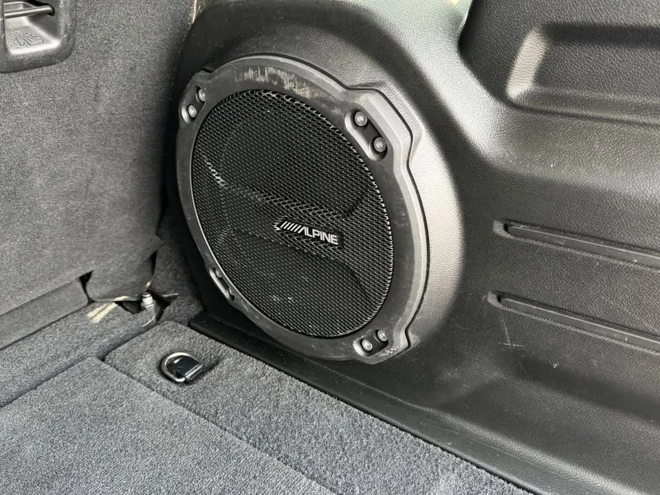 2020 Jeep JL Wrangler - Image 17 of 20