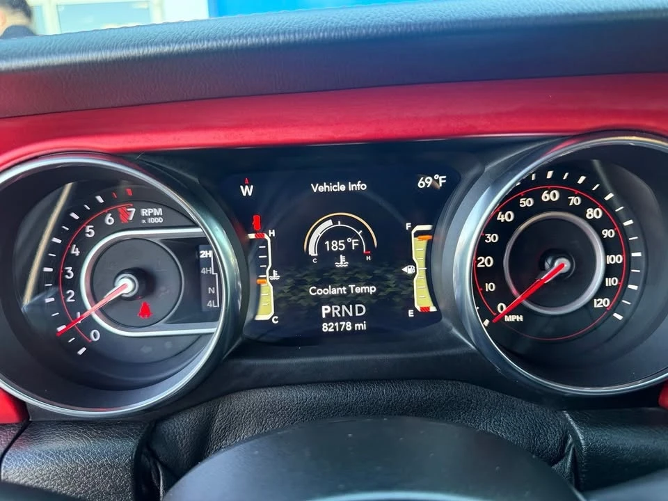 2020 Jeep Wrangler - Image 15 of 20