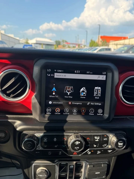 2020 Jeep JL Wrangler - Image 14 of 17