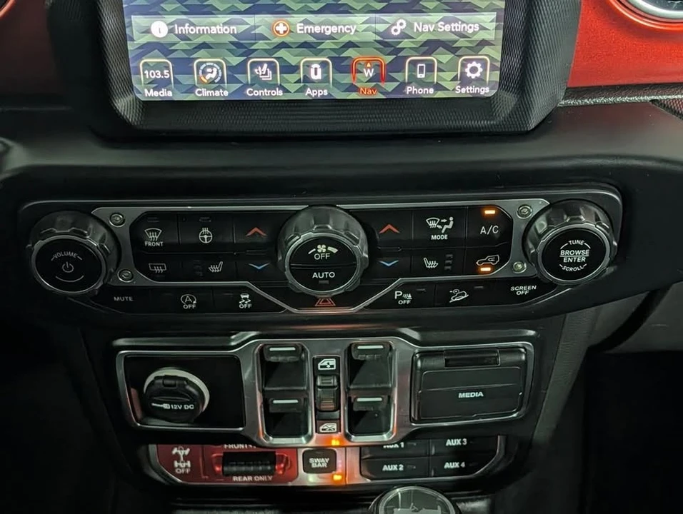 2020 Jeep JL Wrangler - Image 17 of 20