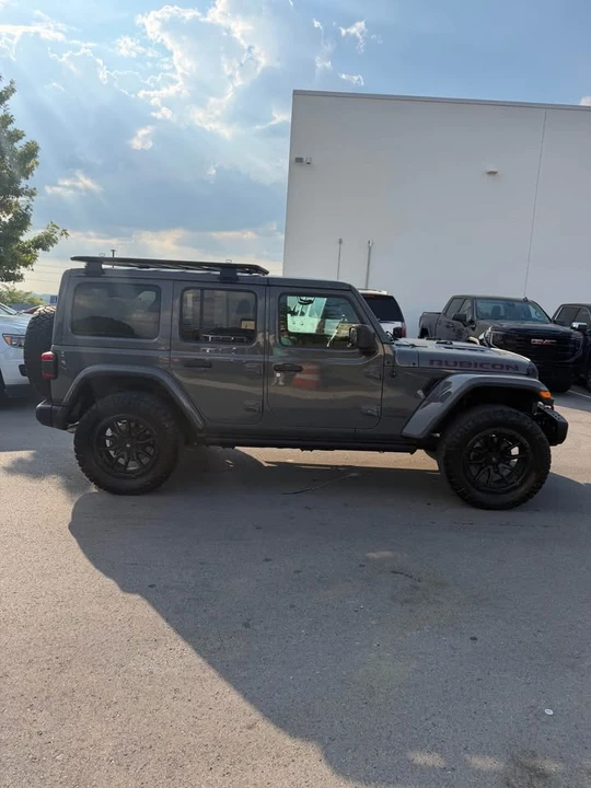 2020 Jeep JL Wrangler - Image 9 of 17