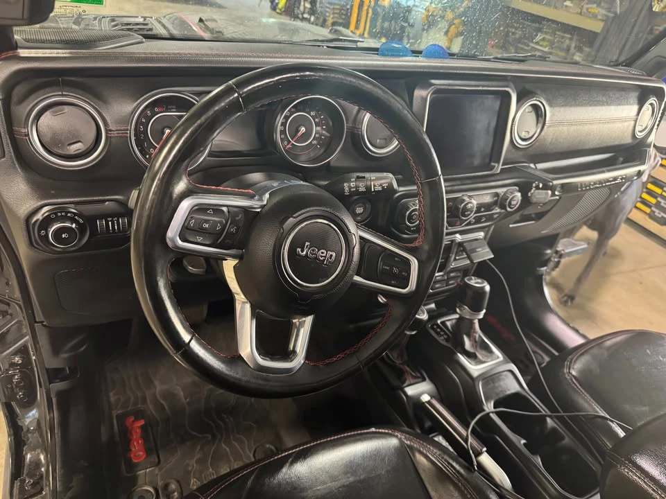 2020 Jeep JL Wrangler - Image 7 of 10