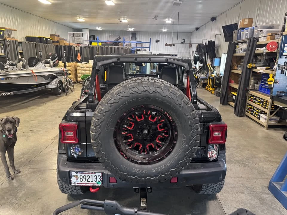 2020 Jeep JL Wrangler - Image 9 of 10