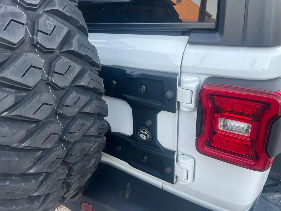 2020 Jeep JL Wrangler - Image 23 of 30