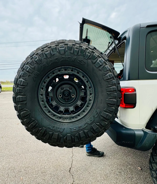 2020 Jeep JL Wrangler - Image 24 of 30