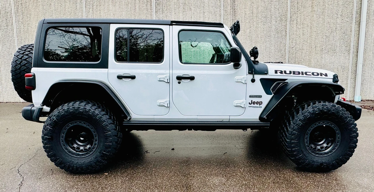 2020 Jeep JL Wrangler - Image 11 of 30