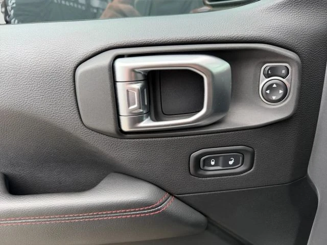 2020 Jeep JL Wrangler - Image 15 of 31