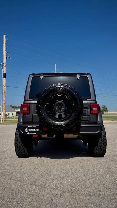 2020 Jeep JL Wrangler - Image 4 of 12