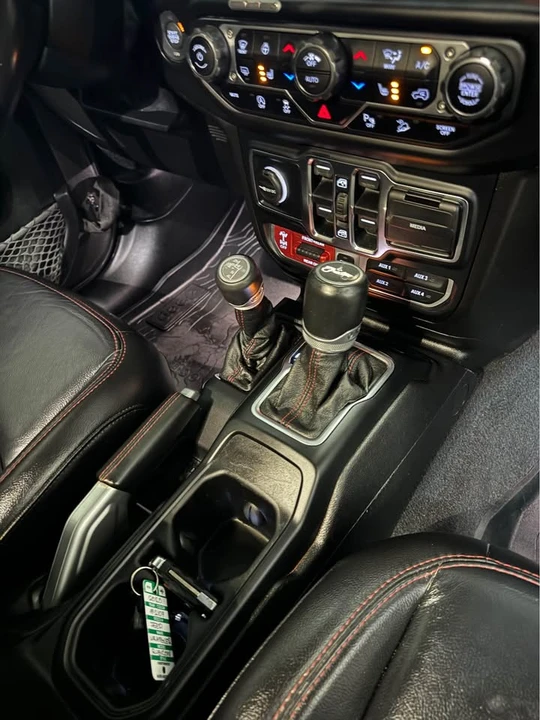2020 Jeep JL Wrangler - Image 15 of 20