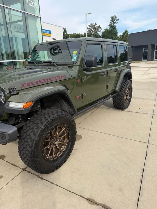 2020 Jeep JL Wrangler - Image 2 of 8