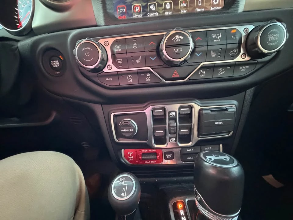 2020 Jeep JL Wrangler - Image 13 of 15