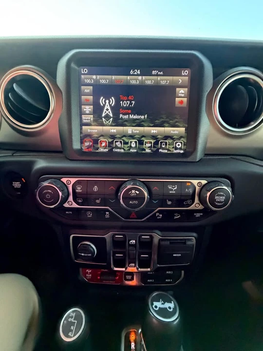 2020 Jeep JL Wrangler - Image 12 of 15