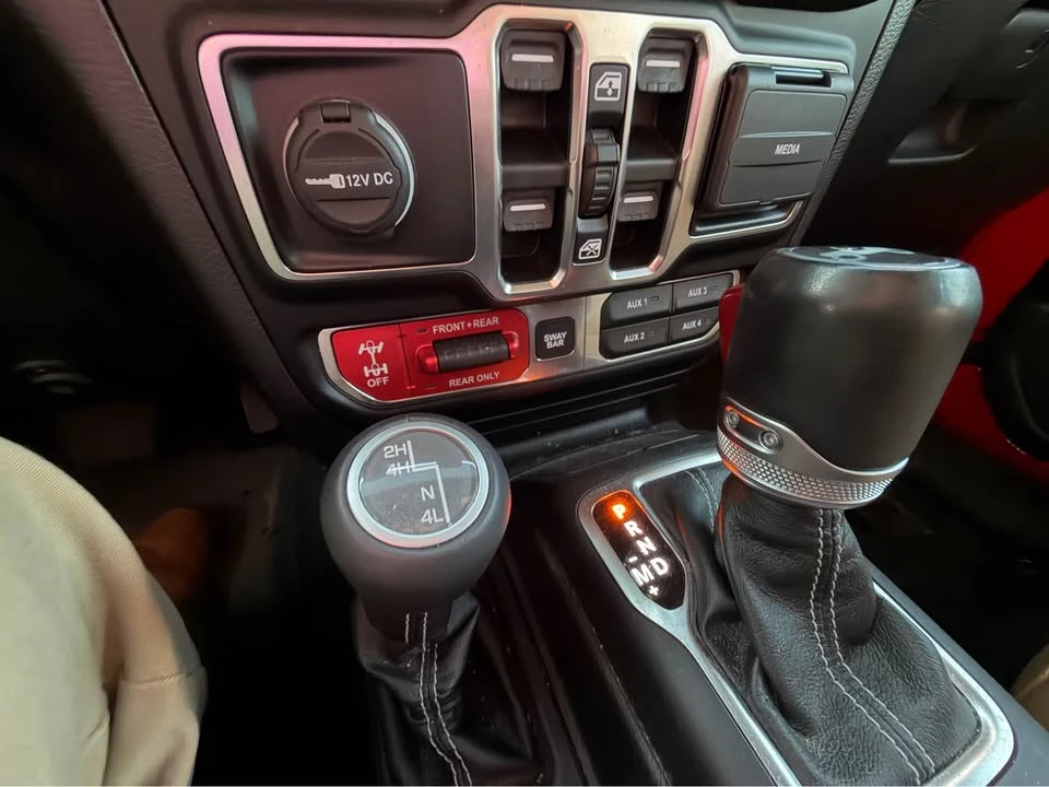 2020 Jeep JL Wrangler - Image 14 of 15